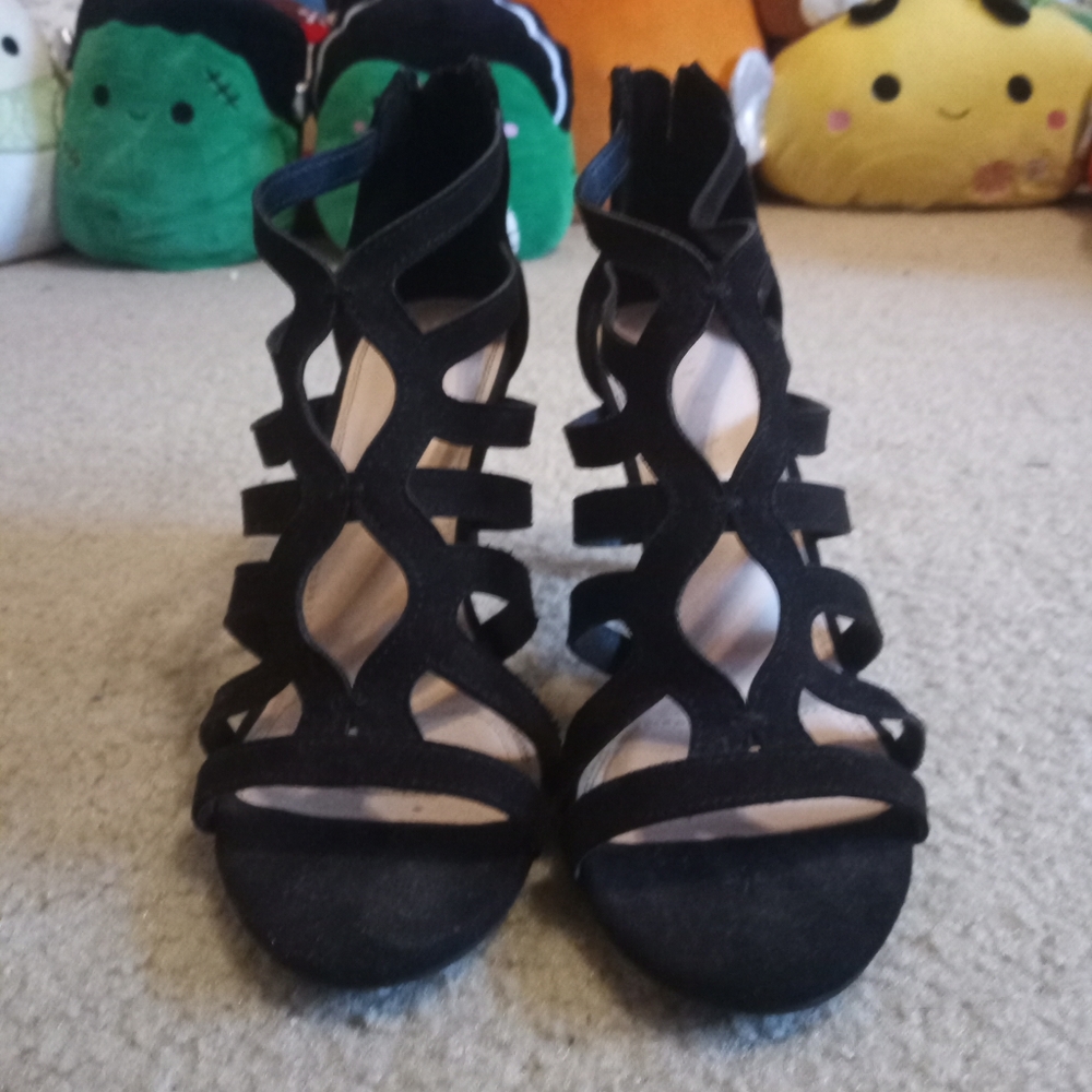 Adorable Kelly and Katie heels size 8